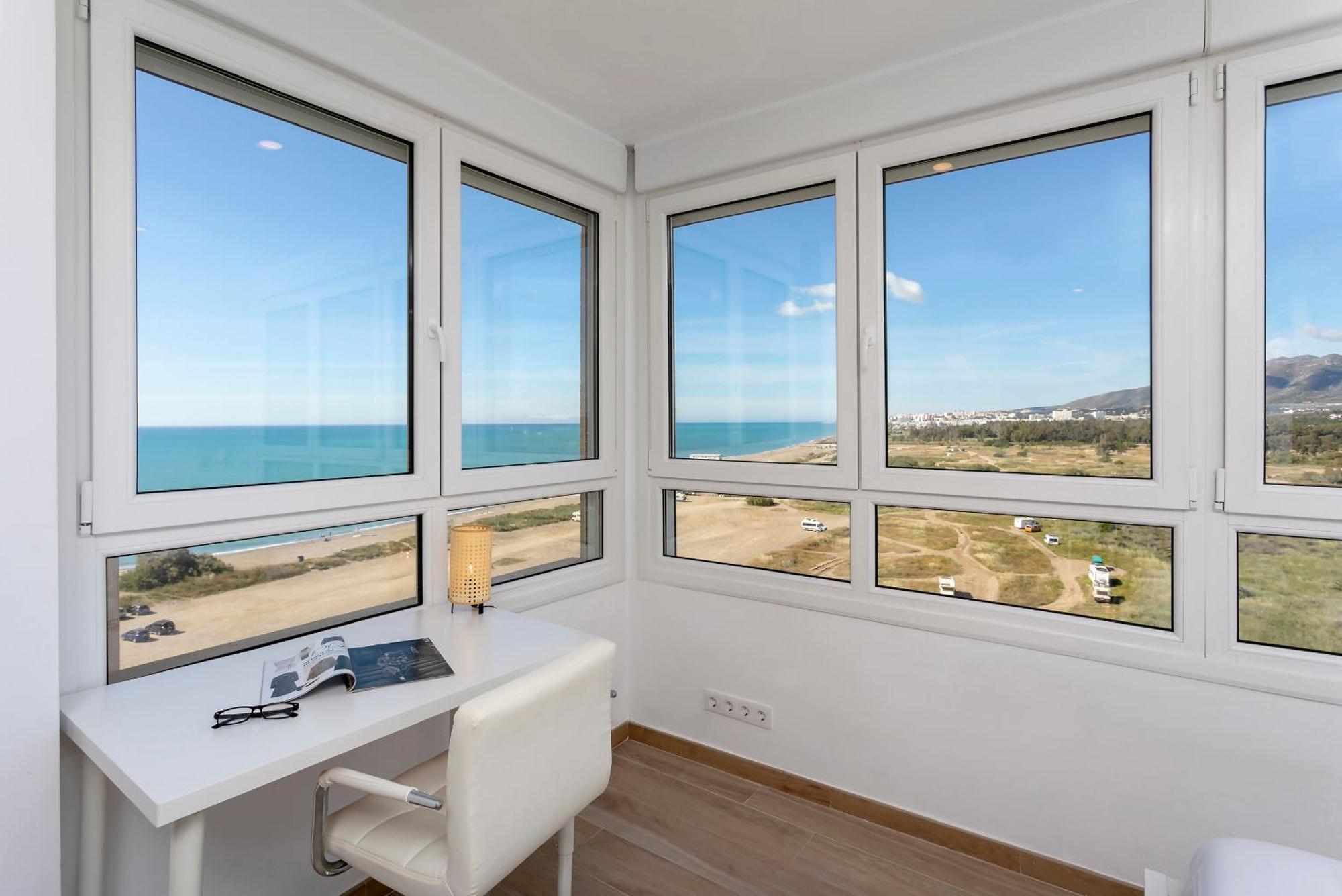 מאלגה Sunstay Guadalmar Loft Seaview מראה חיצוני תמונה
